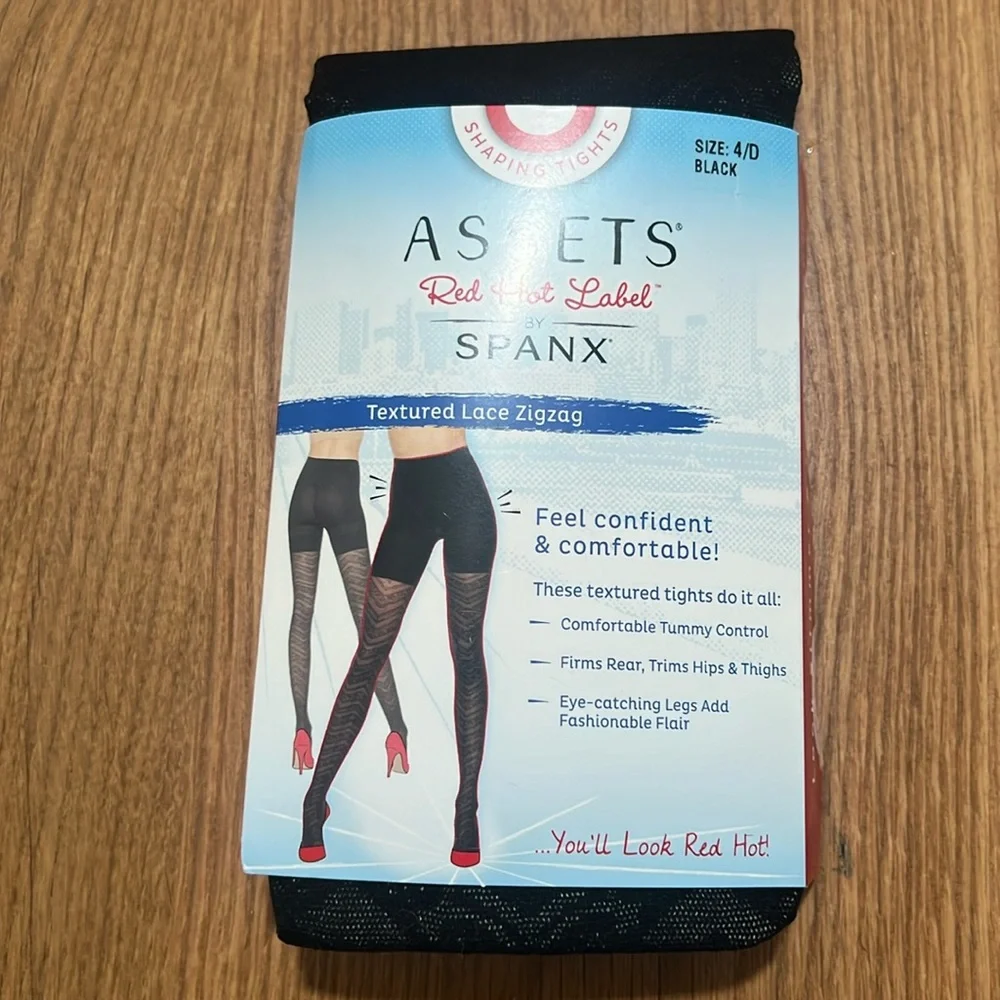 NWT Assets by Spanx Textured Lace Zigzag Shaping Tights Black Size 4/D Reg. $22